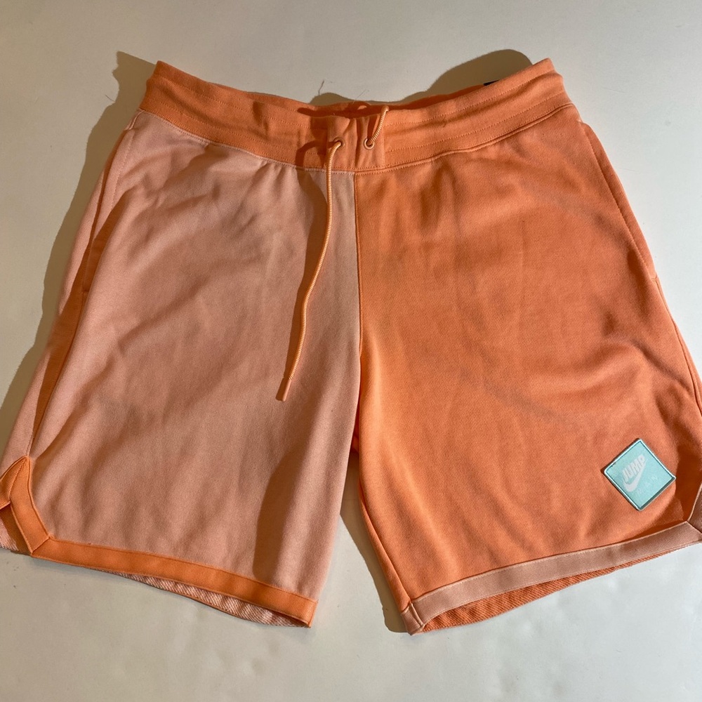 82% cotton 18% polyester